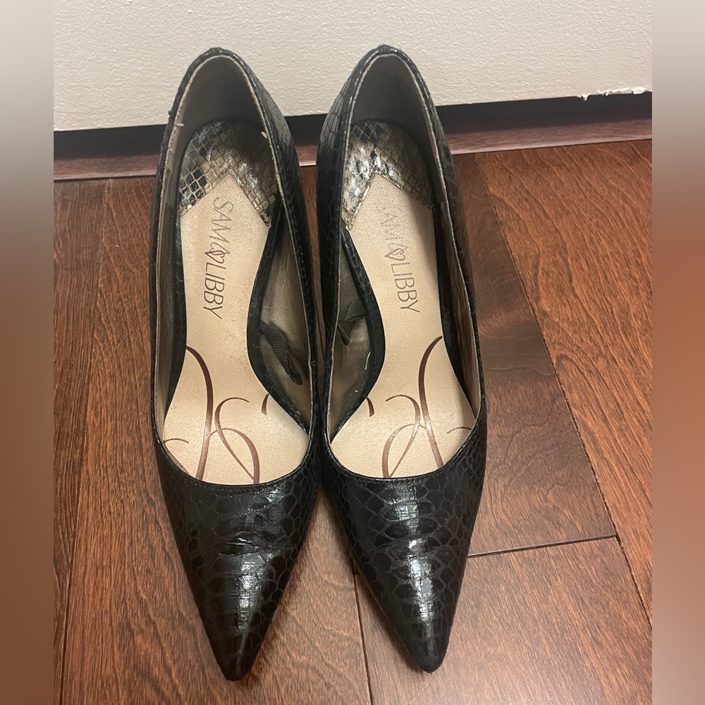 Black pointed toe heels